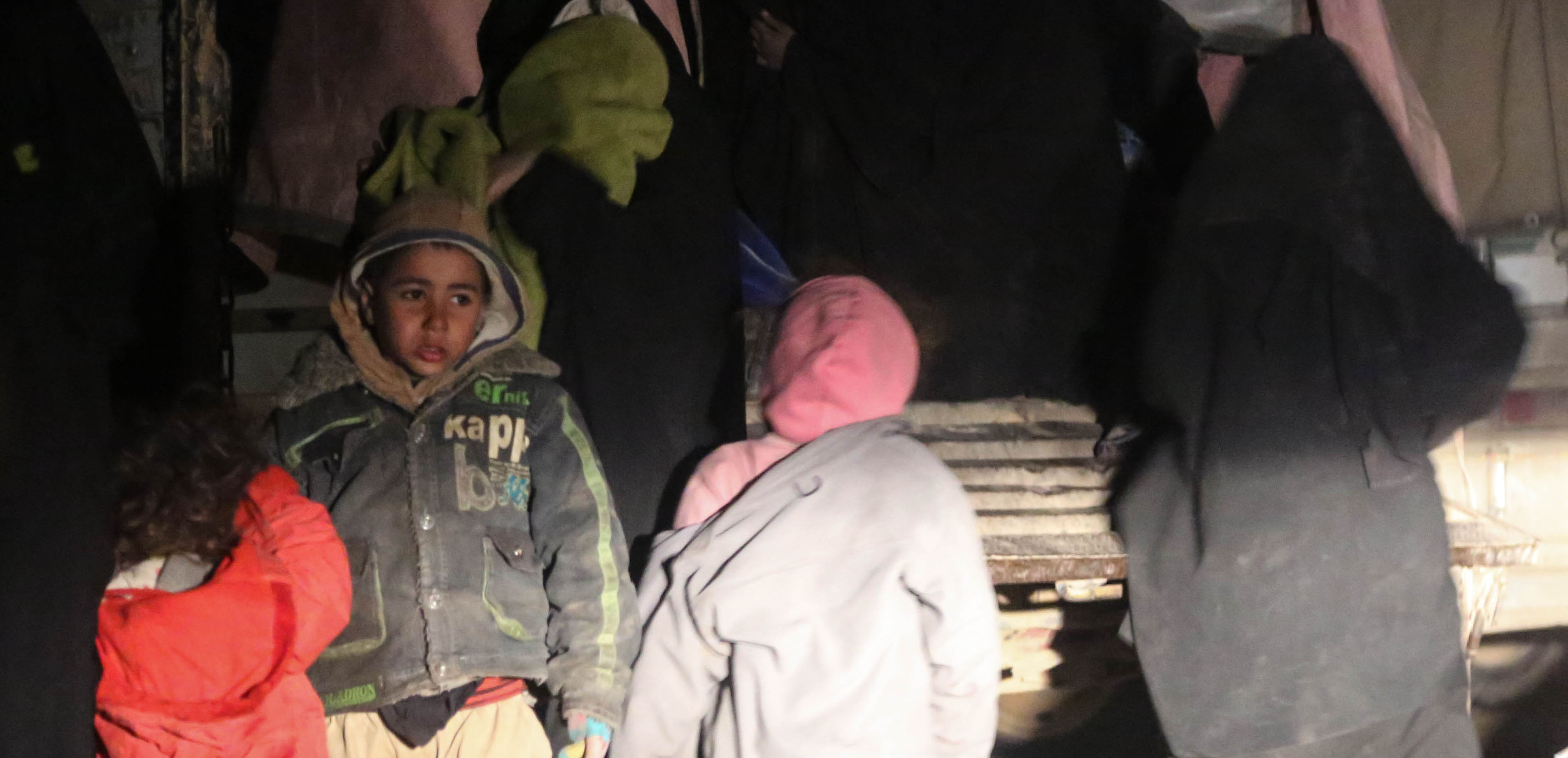 Help save the lives of 10,000 Syrians fleeing ISIS