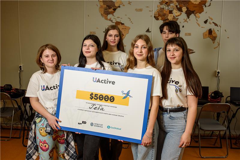 Helping Ukrainian teenagers rebuild their futures