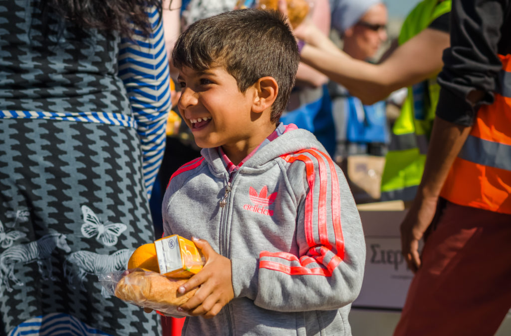 syrian-child-with-food_wy0flh